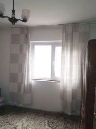 Vand apartament 2 camere , decomandat in Brezoi - Imaginea 1