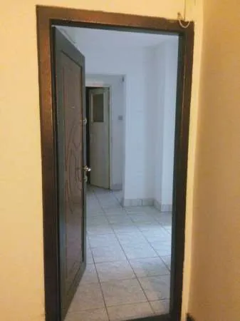Vand apartament 2 camere , decomandat in Brezoi - Imaginea 4