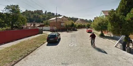 Casa de vanzare, stare de renovare, zona linistita, aproape de piata - Imaginea 1