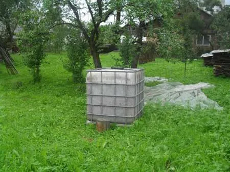 Vand teren cu casa pe strada Infratirii - Imaginea 1