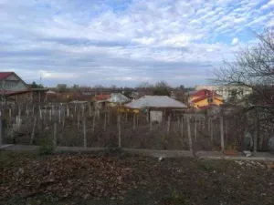 Vanzare teren+casa 900mp Harsova