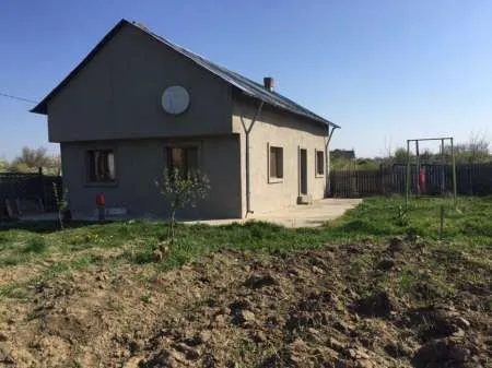 casa cu 3 camere de vanzare langa Ramnicu Sarat - Imaginea 3