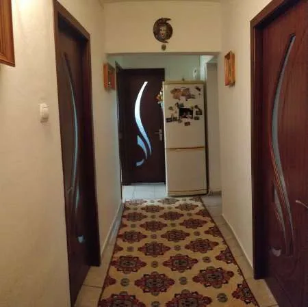 Apartament cu 3 camere de vanzare in Targu Frumos pe strada Bogdan- Voda. - Imaginea 2