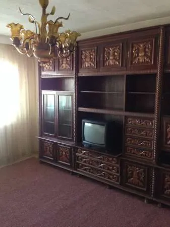 Inchiriez apartament 2 camere 72mp , 180euro/luna - Imaginea 2