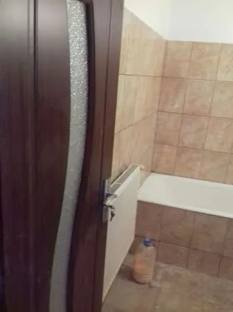 Inchiriez apartament - Imaginea 1