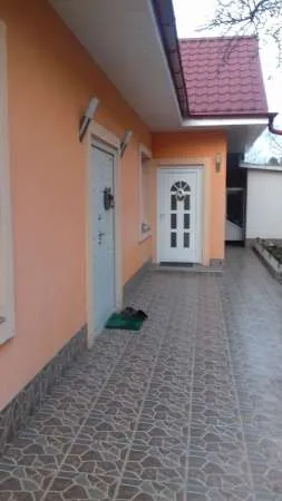 Vand casa in Husi str. A I Cuza - Imaginea 3