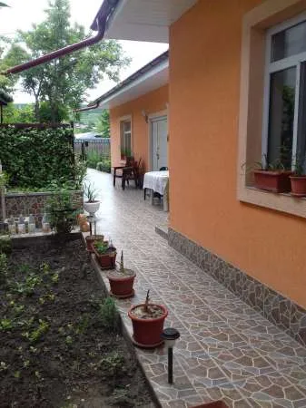Vand casa in Husi str. A I Cuza - Imaginea 5