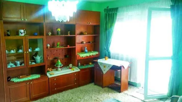 Dau in chirie apartament 2 camere la sensul giratoriu in Marghita - Imaginea 1