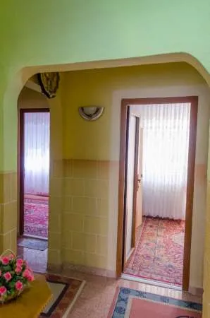 Medgidia, 4 camere, decomandat, zona Nord - Imaginea 1