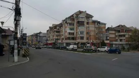 Spatiu comercial ULTRA CENTRAL de inchiriat ~ Gaesti - Imaginea 2