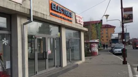 Spatiu comercial ULTRA CENTRAL de inchiriat ~ Gaesti - Imaginea 3