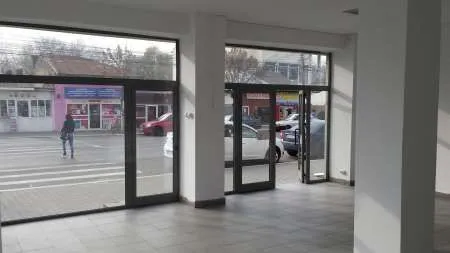 Spatiu comercial ULTRA CENTRAL de inchiriat ~ Gaesti - Imaginea 4