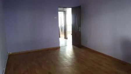 Apartament cu 2 camere, nou renovat - Imaginea 2