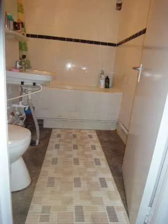 Vand apartament cu 2 camere zona Centrala ( id500) - Imaginea 1