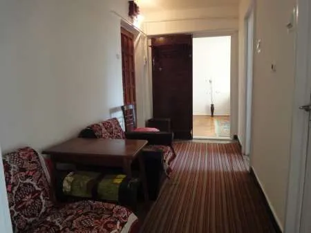 Vand apartament cu 2 camere zona Centrala ( id500) - Imaginea 2