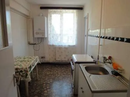 Vand apartament cu 2 camere zona Centrala ( id500) - Imaginea 5