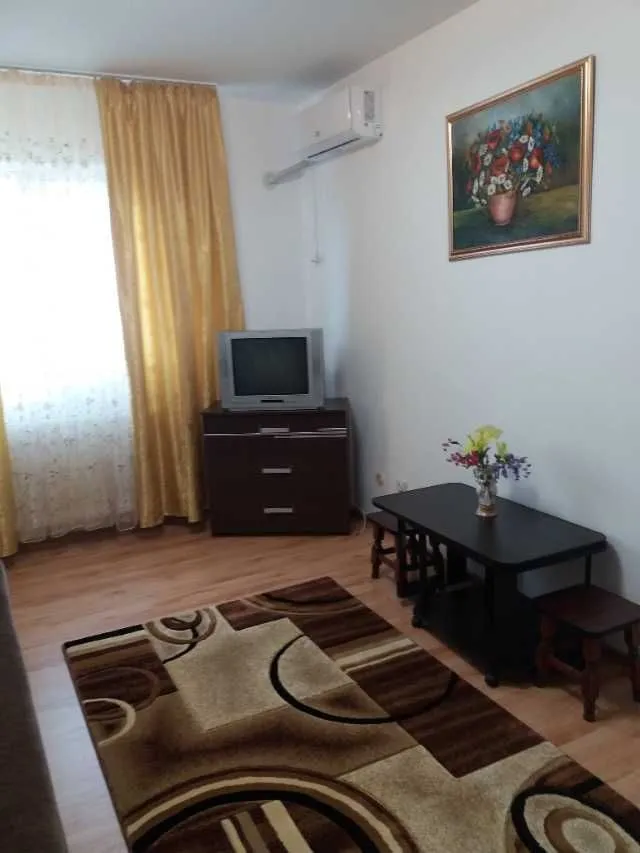 Inchiriez garsoniera decomandata 9 mai  Ploiesti - Imaginea 3