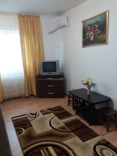 Inchiriez garsoniera decomandata 9 mai  Ploiesti - Imaginea 3