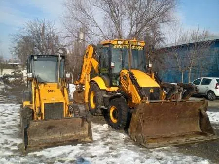 Bobcat cu picon si cupa de sapat sant JCB1CX Bucuresti si ilfov, Chitila, Mogosoaia, Otopeni, Buftea, Corbeanca, Voluntari, Tuna - Imaginea 2