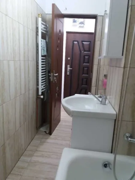 Inchiriez garsoniera decomandata 9 mai  Ploiesti - Imaginea 10