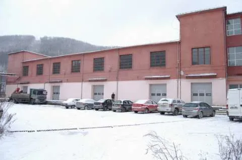 vand sau inchiriez hala industriala cu spatii de birouri - Imaginea 1