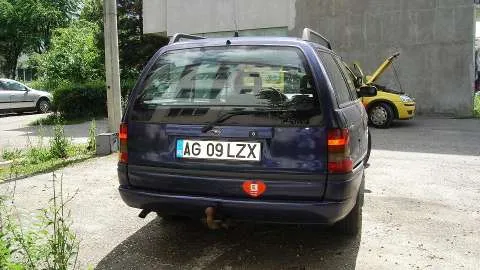Opel Astra Caravan - Imaginea 1