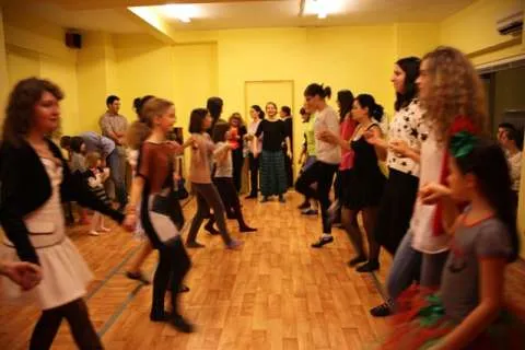 Cursuri de dans irlandez pentru copii si parinti, in centrul Bucurestiului - Imaginea 1