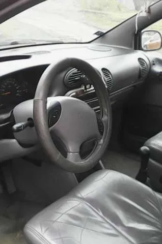 vand chrysler voyager usor avariat - Imaginea 3