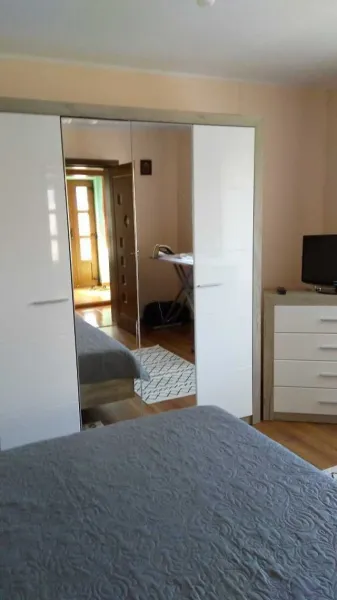 inchiriez casa cu doua dormitoare targu ocna - Imaginea 1