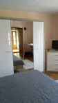 inchiriez casa cu doua dormitoare targu ocna - Miniatura 1
