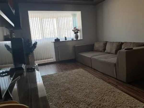Apartament ultracentral 3 camere - Imaginea 3