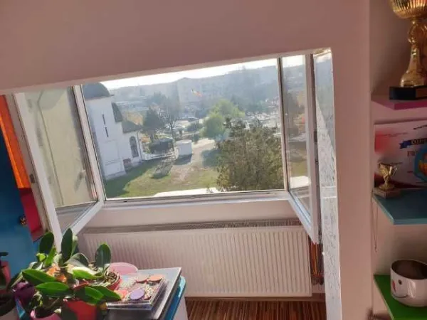 Apartament ultracentral 3 camere - Imaginea 5