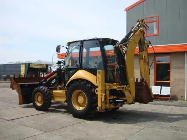 CATERPILLAR - 4c28Ec buldoexcavatoare - Imaginea 2