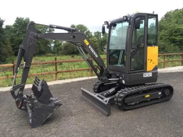 Excavator Volvo ECRx2x5D - Imaginea 1