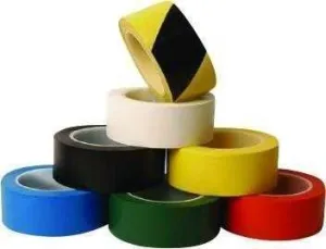 Banda adeziva din PVC pentru marcare galben/ negru la doar 16. 79 lei + TVA