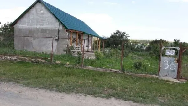 Teren intravilan plus casa. 3000 metri Sat Posta Judet Tulcea - Imaginea 1