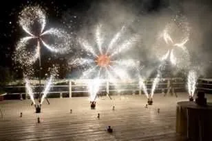 Jocuri de artificii profesionale, Cabina foto, inchirieri limuzine, porumbei albi, fum greu - Imaginea 4