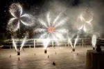 Jocuri de artificii profesionale, Cabina foto, inchirieri limuzine, porumbei albi, fum greu - Miniatura 4