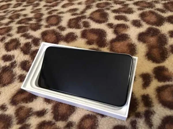 VAND IPHONE X 64gb FULL BOX, neverlocked in stare perfecta - Imaginea 3