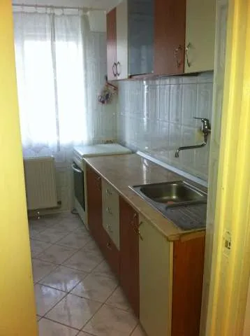 Apartament de Vanzare 2 cam in Campina, ultracentral - urgent - Imaginea 4