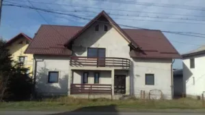 Casa mansardata de vanzare