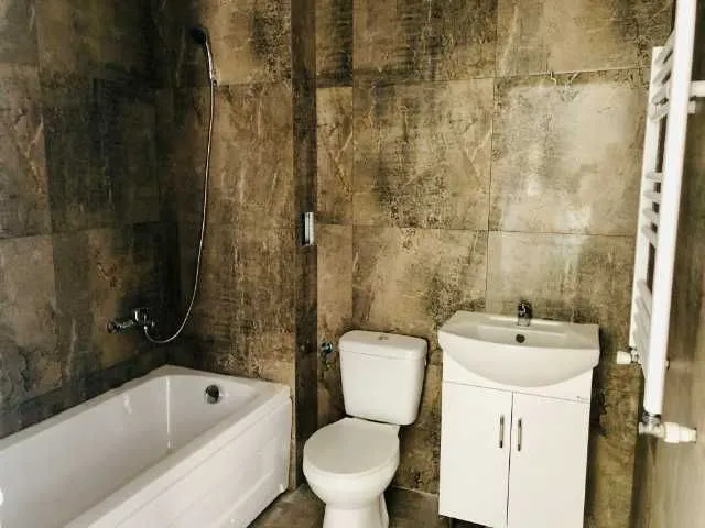 Apartament cu 2 camere de vanzare, pe Str. Sperantei . - Imaginea 4