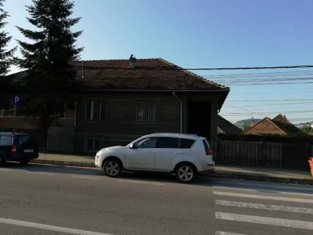 Casa cu gradina - Imaginea 3