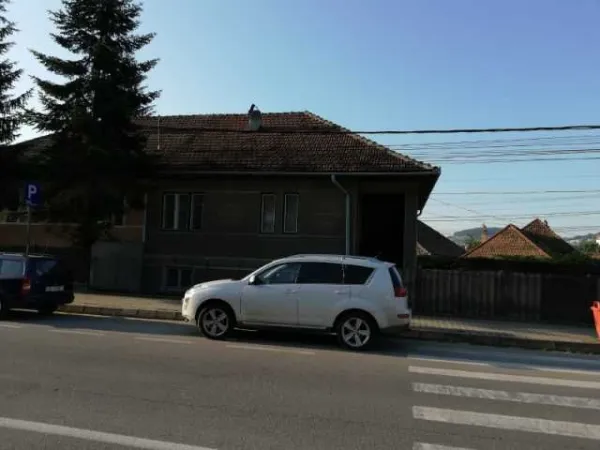 Casa cu gradina - Imaginea 3