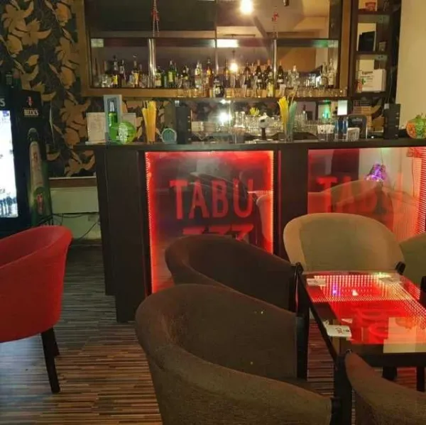 Tablouri, panouri publicitare Infinity 3D, amenajare localuri - Imaginea 9