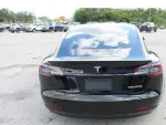 Tesla Model 3 - Miniatura 4