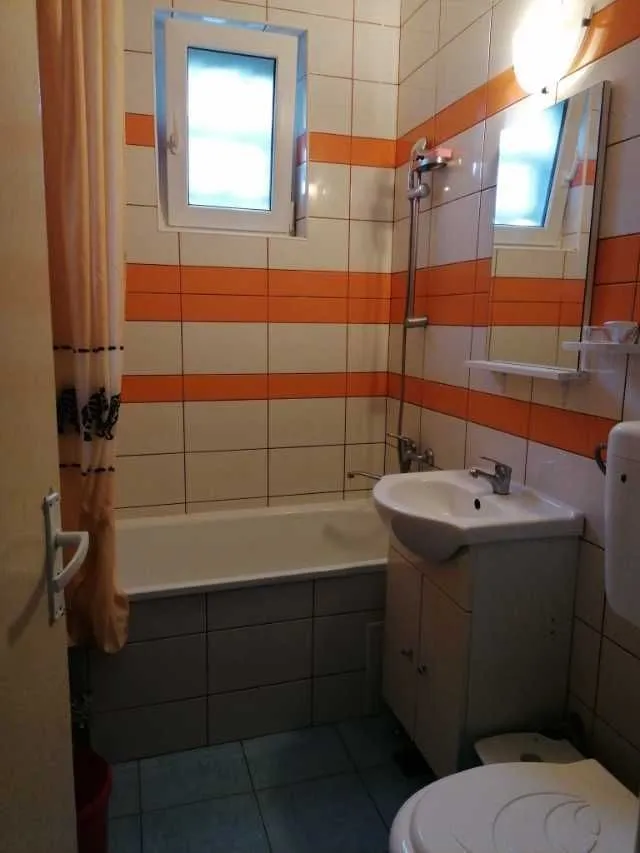 PF vand sau schimb apartament cu 2 camere, tip B,  etaj 1. din 4 ( 1/ 4) , suprafata utila 45 mp, Rogerius, Oradea - Imaginea 4