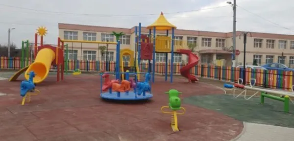 Complex de joaca parc destinat pentru copii / leagan dublu / tobogan spirala / echipamente de joaca pentru copii - Imaginea 7