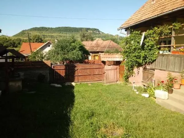 Casa traditionala la 30 km de Cluj - Imaginea 1