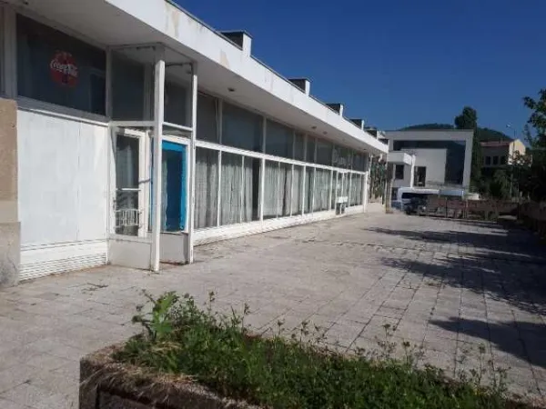 Inchiriez spatiu comercial - Imaginea 1